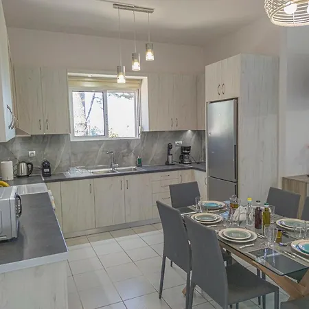 Lampros House In The Countryside