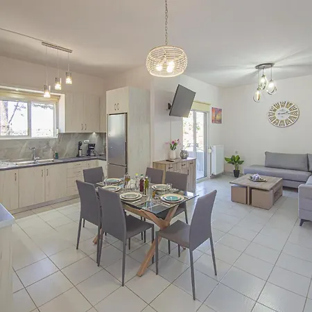 Lampros House In The Countryside *