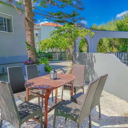 Lampros House In The Countryside *