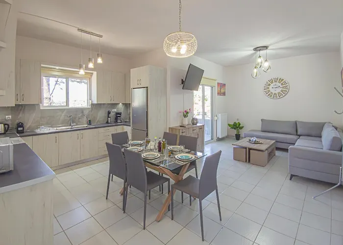 Lampros House In The Countryside *